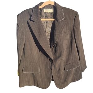 Tahari Aurthur S. Levine Pinstriped Jacket Grey size 18w Blazer